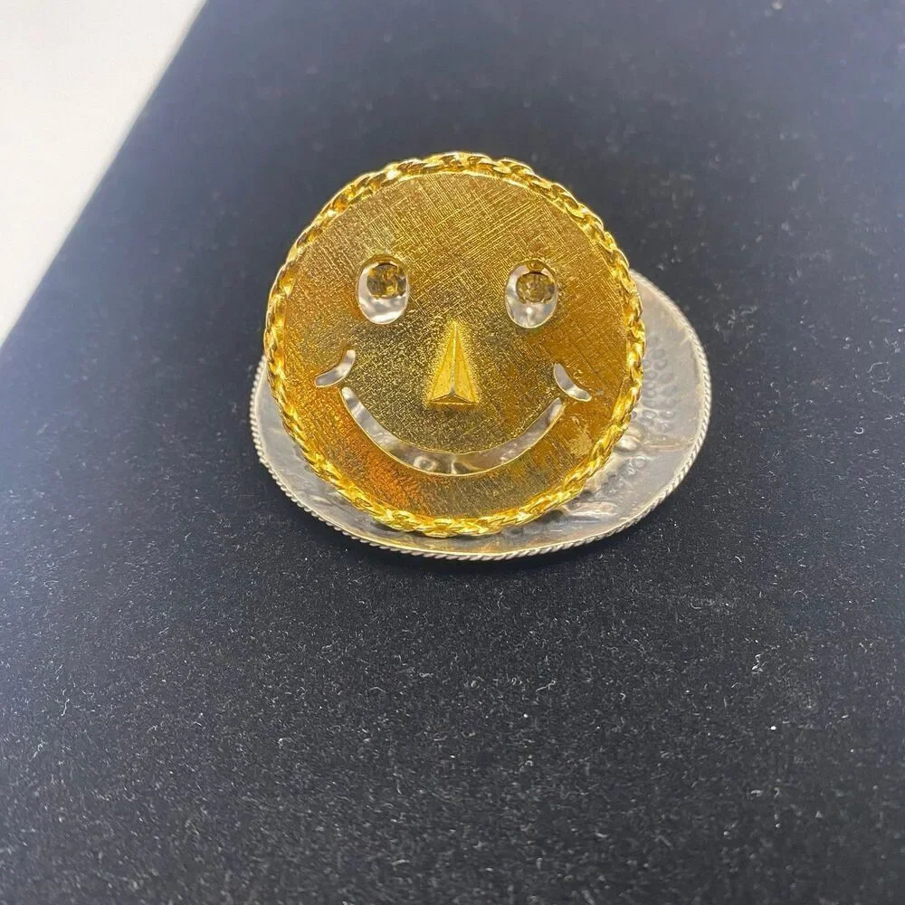 Vintage Smiley Face Brooch And/or Pendant Gold Tone